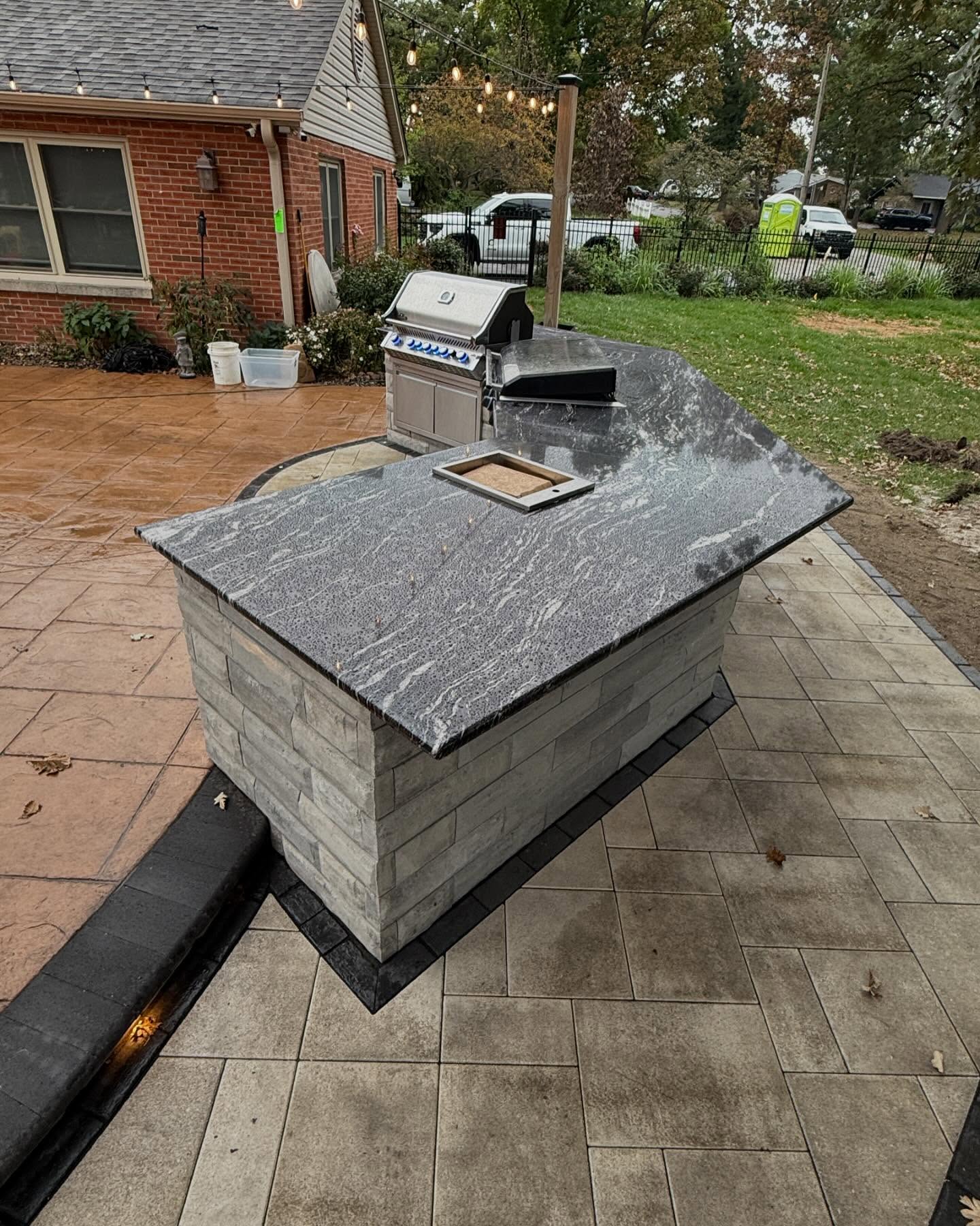 Outdoor kitchen countertop
