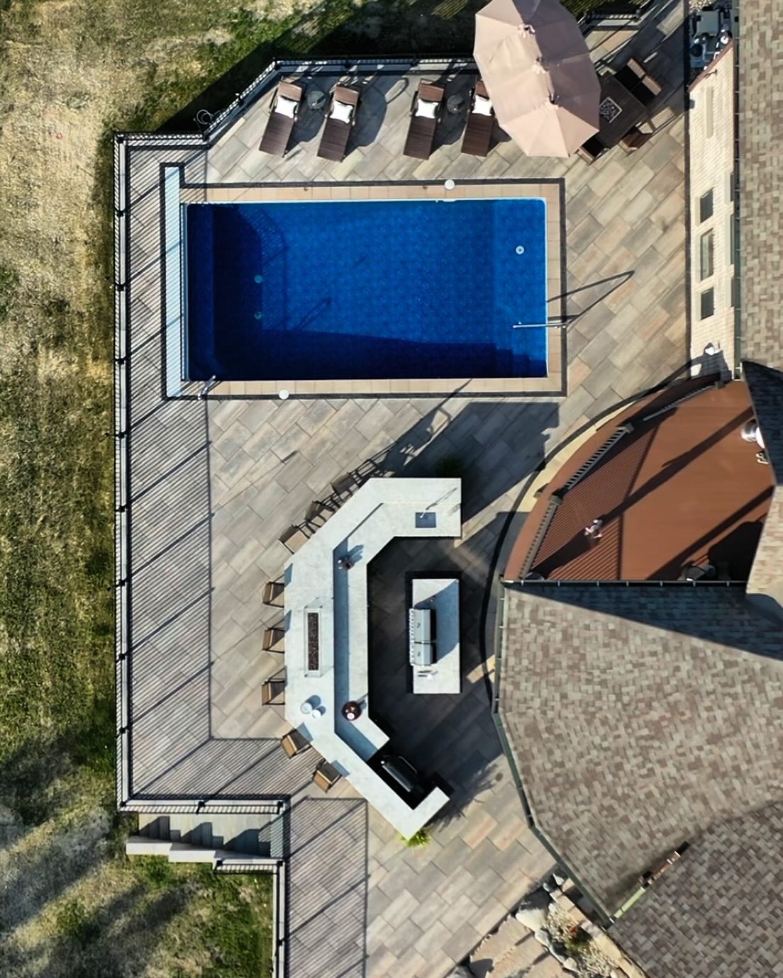 Pool and outdoor kitchen from above